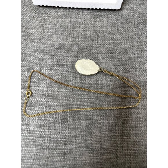 Vintage Gold Tone Praying Hands Pendant Necklace Womens Fashion Jewelry - Picture 4 of 5